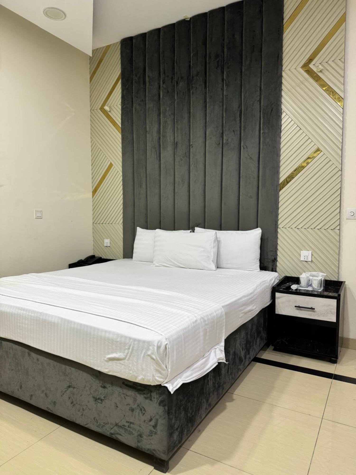 Rose Valet Guest House 伊斯兰堡 外观 照片