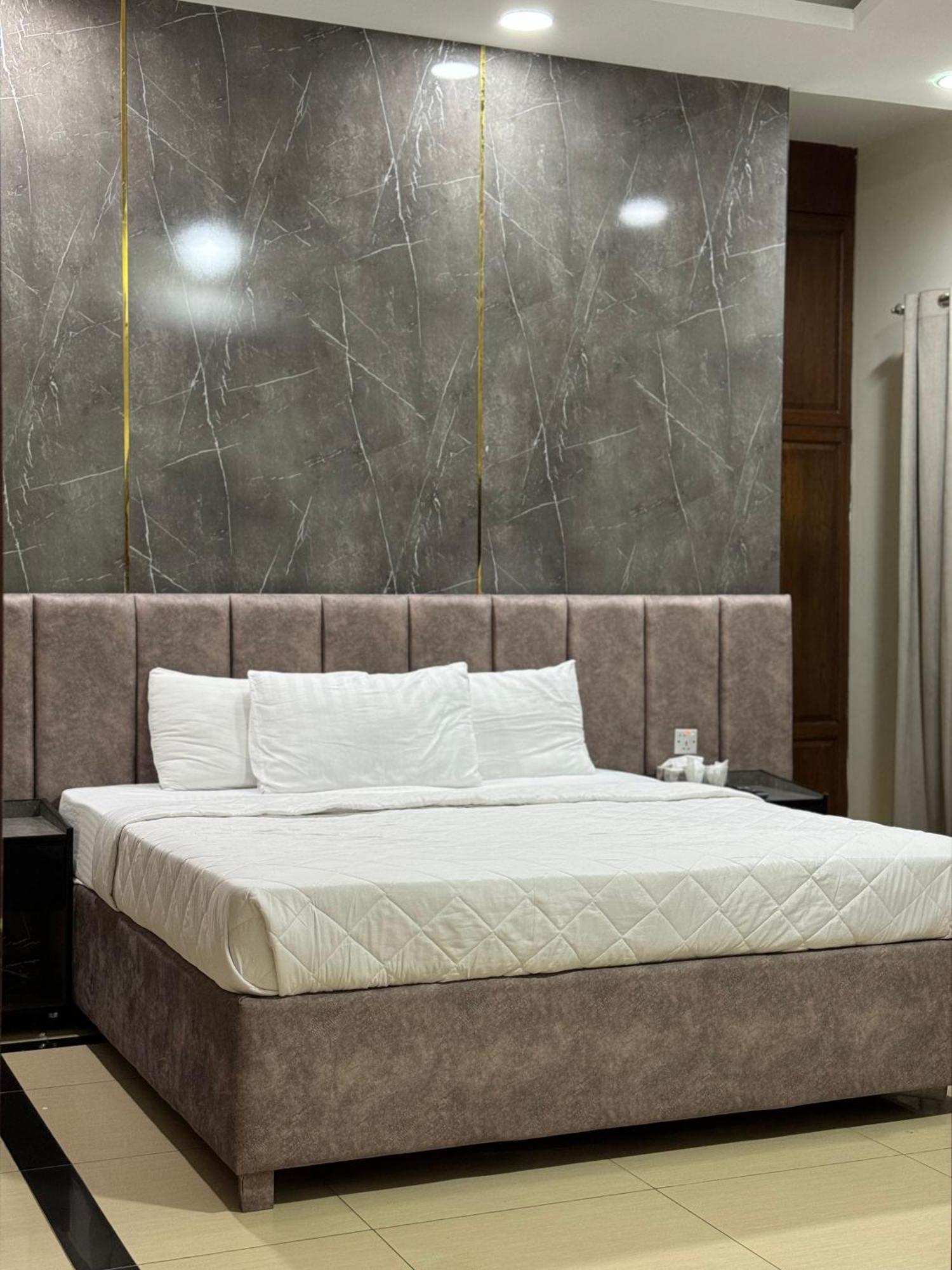 Rose Valet Guest House 伊斯兰堡 外观 照片